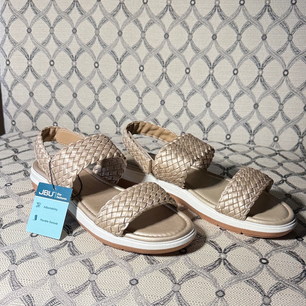 Jambu JBU Braided Wedge Sandal
Women’s Size 9.5